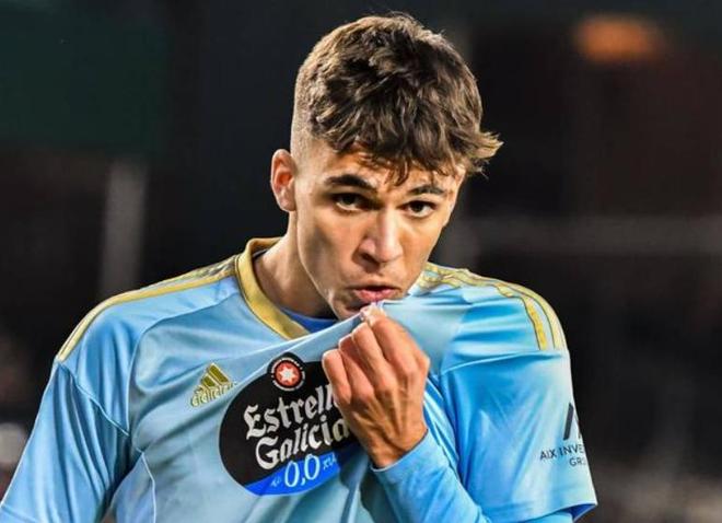 看台前做 看台前做