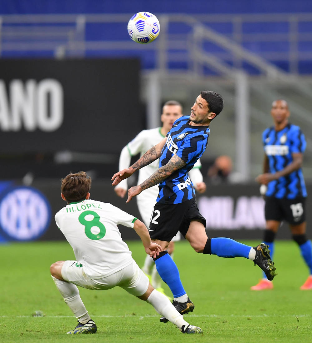 以弱侧停球 以弱侧停球